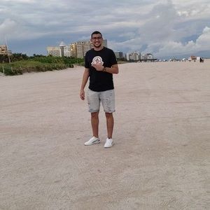 Meet your Posher, Charaf